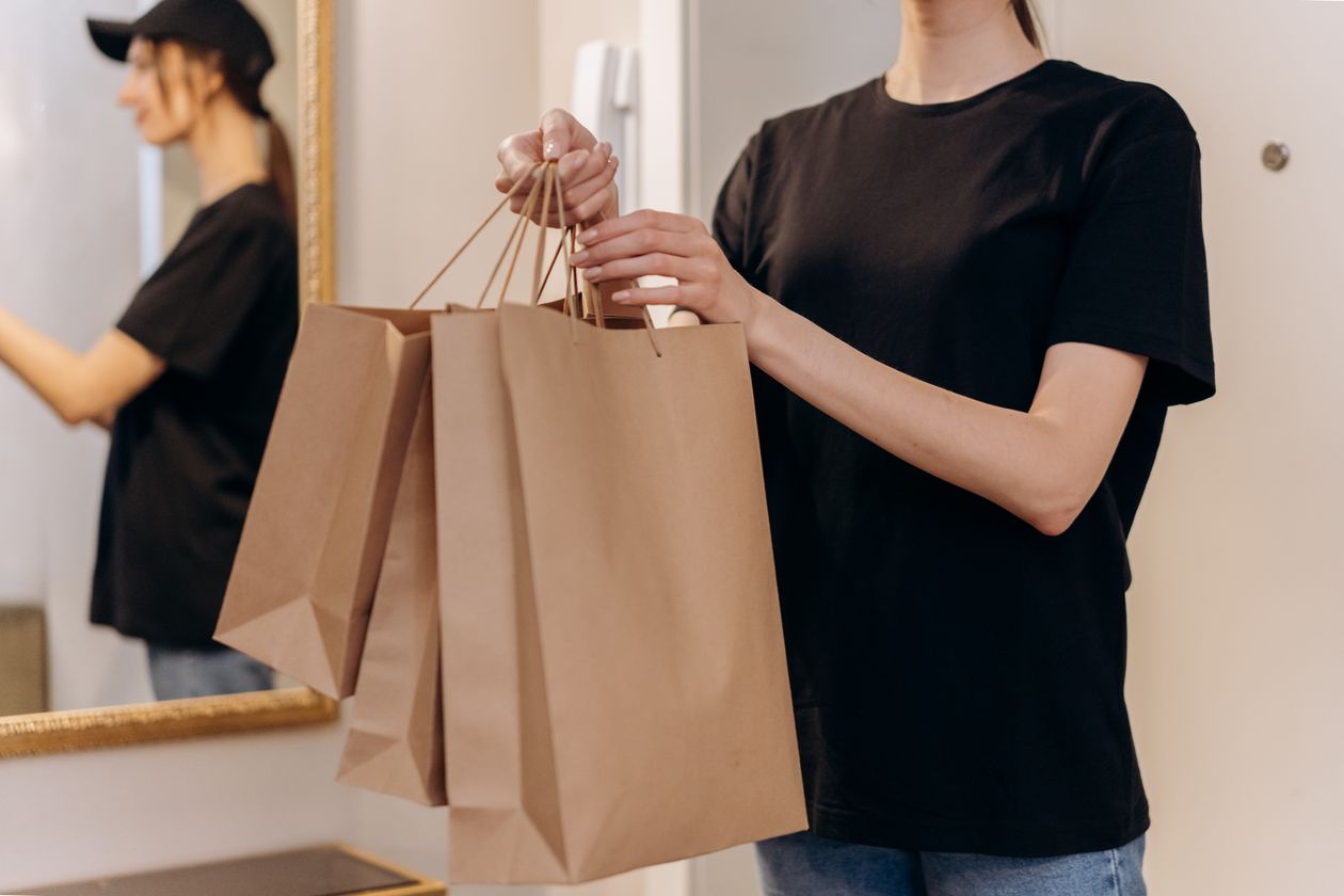 Quarto de bebê montado com cômoda e guarda-roupa, contexto de melhor cômoda e guarda-roupa para bebê