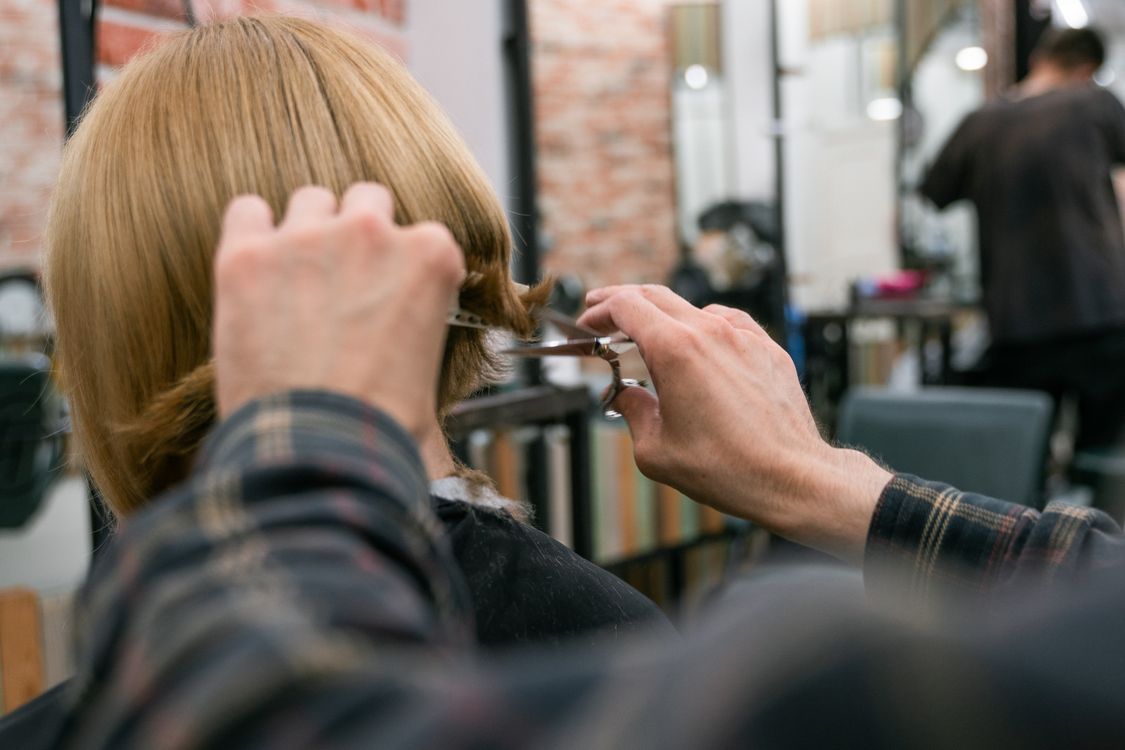 Tesoura profissional de corte de cabelo, contexto de precisão e qualidade